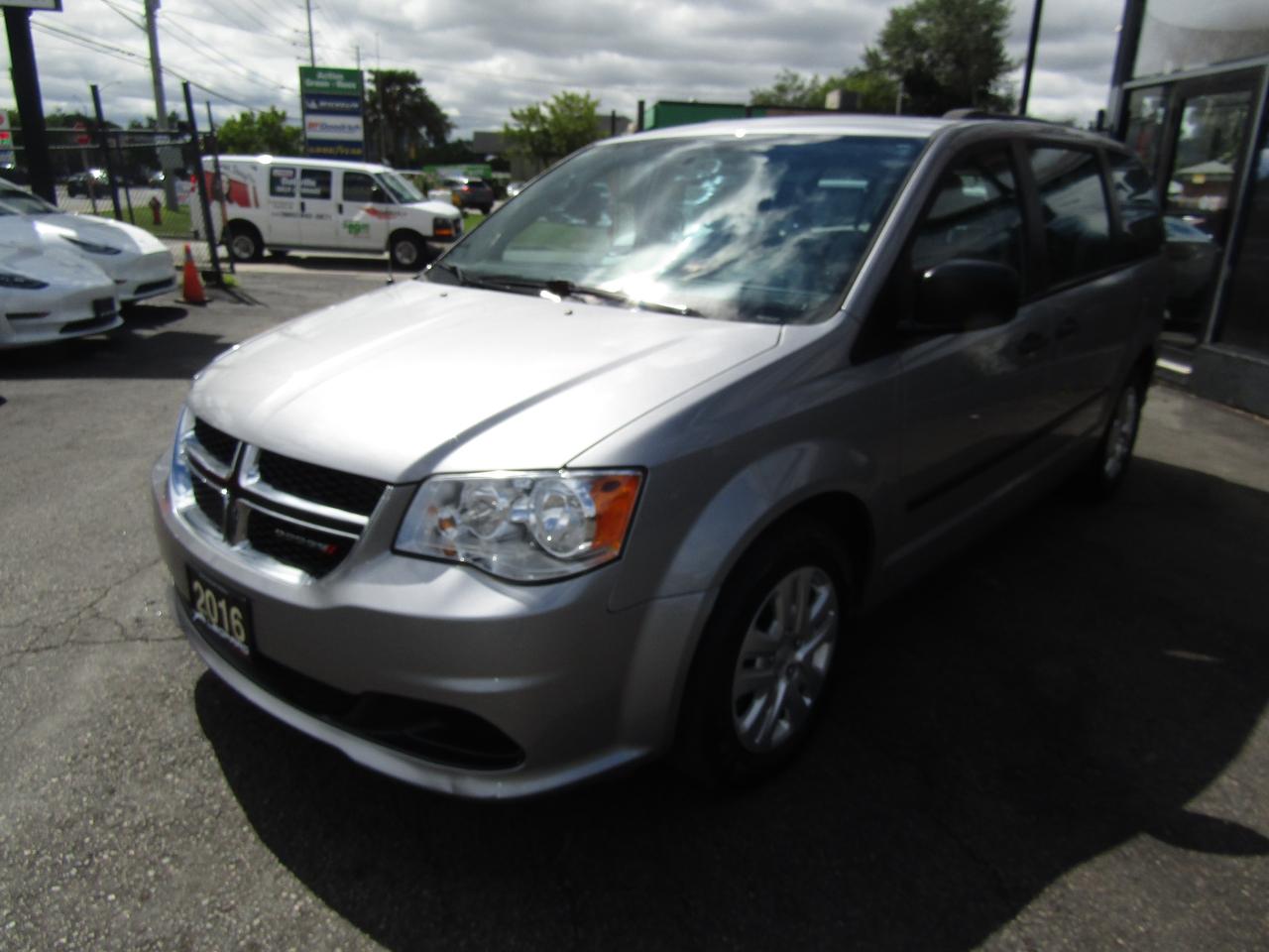 2016 Dodge Grand Caravan SE,7Passengers,Cruise Ctrl,Pwr Windows,LOW KM*Certified* Photo2