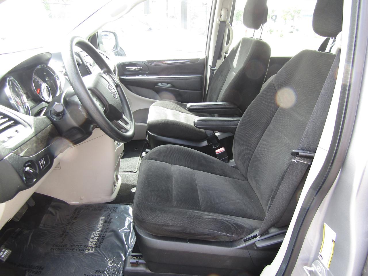 2016 Dodge Grand Caravan SE,7Passengers,Cruise Ctrl,Pwr Windows,LOW KM*Certified* Photo