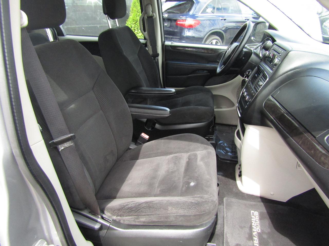 2016 Dodge Grand Caravan SE,7Passengers,Cruise Ctrl,Pwr Windows,LOW KM*Certified* Photo