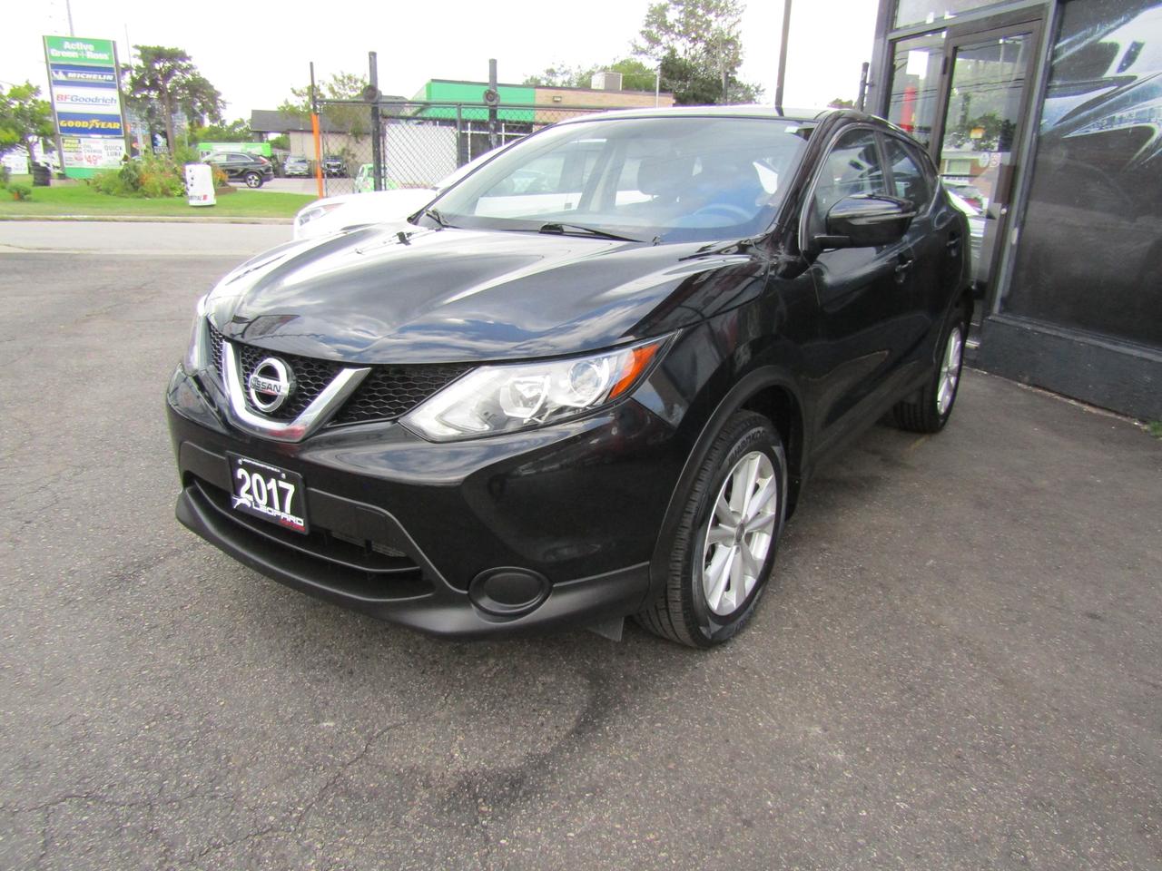 2017 Nissan Qashqai S,AWD,Camera,Heated Seats,Bluetooth,Alloy*Certified* Photo2