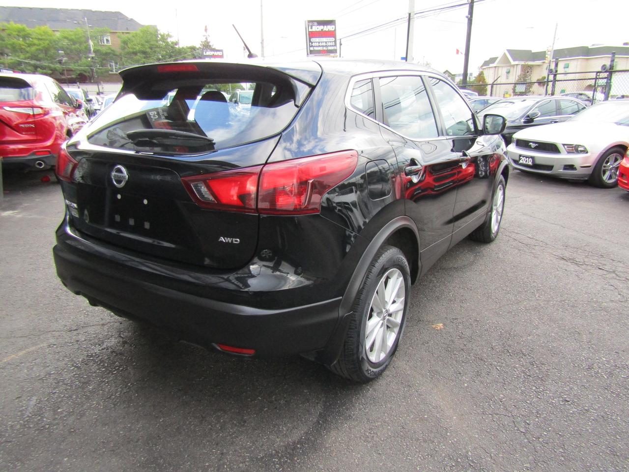 2017 Nissan Qashqai S,AWD,Camera,Heated Seats,Bluetooth,Alloy*Certified* Photo