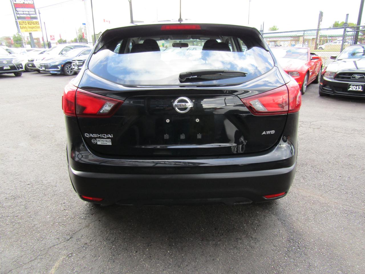 2017 Nissan Qashqai S,AWD,Camera,Heated Seats,Bluetooth,Alloy*Certified* Photo