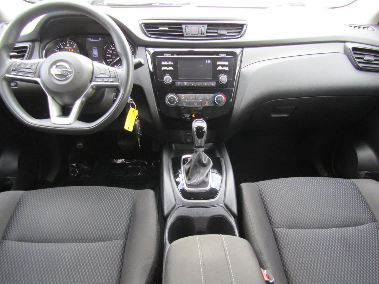 2017 Nissan Qashqai S,AWD,Camera,Heated Seats,Bluetooth,Alloy*Certified* Photo
