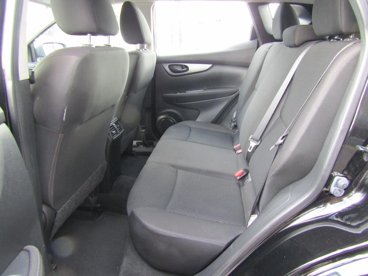 2017 Nissan Qashqai S,AWD,Camera,Heated Seats,Bluetooth,Alloy*Certified* Photo