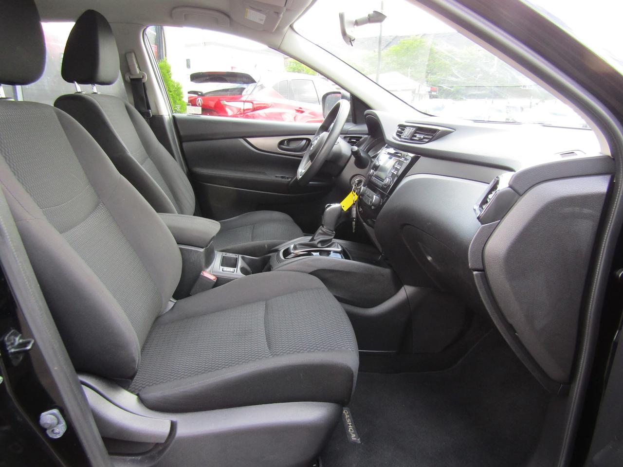 2017 Nissan Qashqai S,AWD,Camera,Heated Seats,Bluetooth,Alloy*Certified* Photo