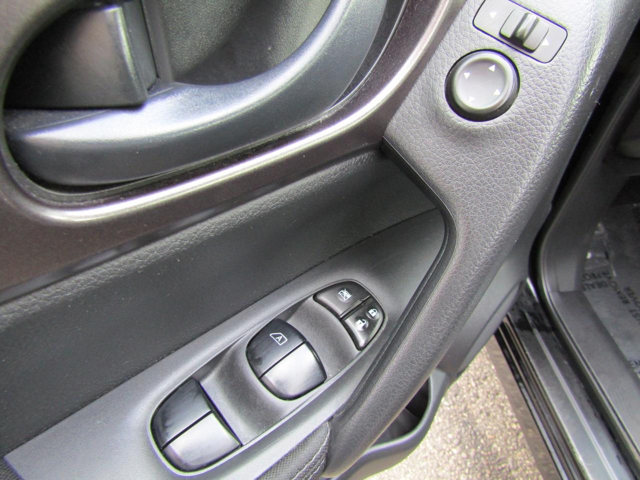 2017 Nissan Qashqai S,AWD,Camera,Heated Seats,Bluetooth,Alloy*Certified* Photo