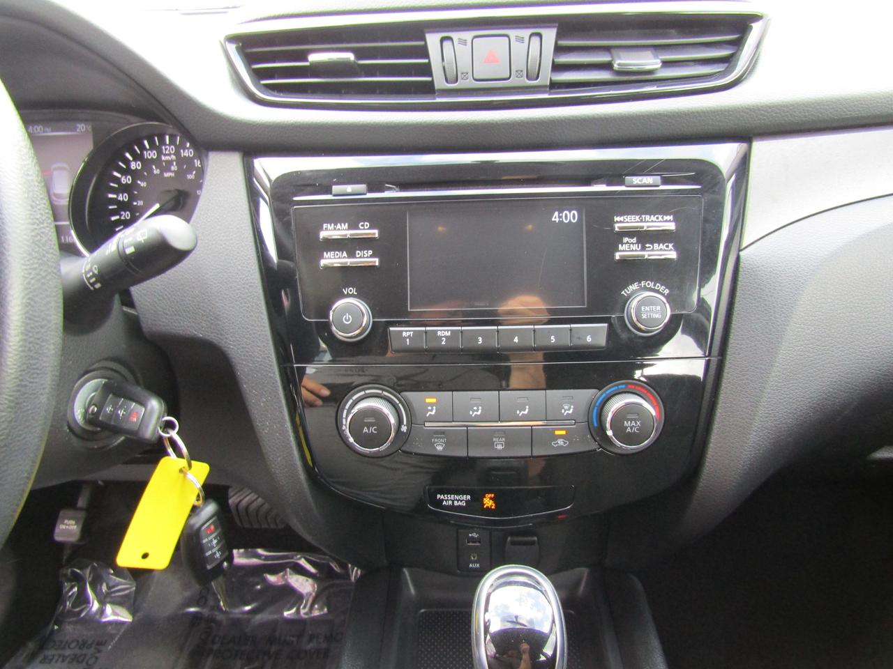 2017 Nissan Qashqai S,AWD,Camera,Heated Seats,Bluetooth,Alloy*Certified* Photo