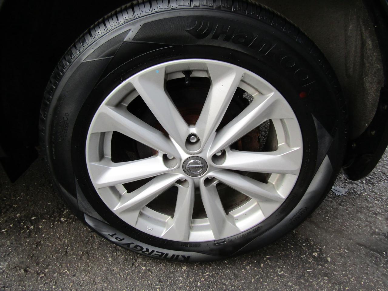 2017 Nissan Qashqai S,AWD,Camera,Heated Seats,Bluetooth,Alloy*Certified* Photo