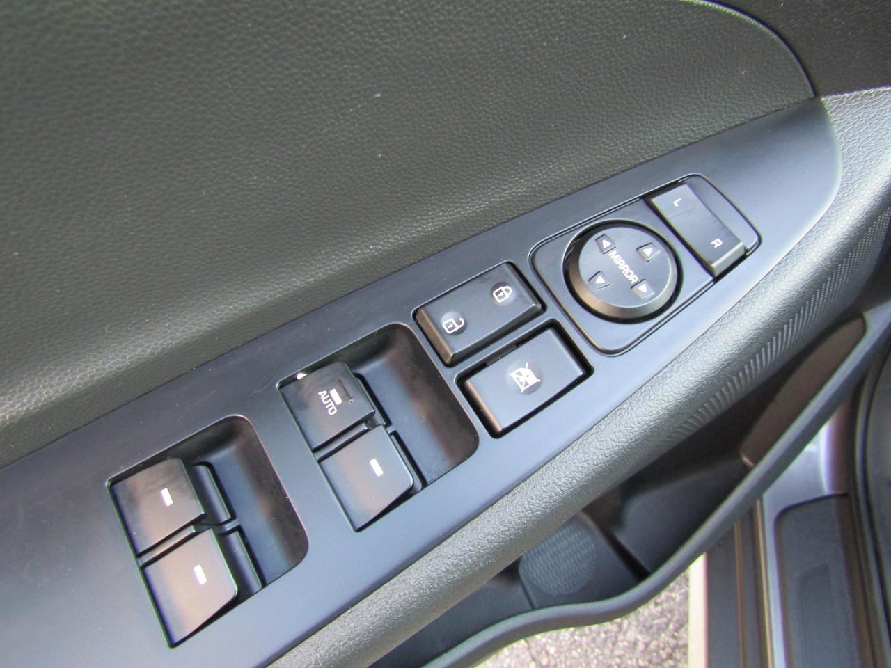 2020 Hyundai Tucson Value,Camera,Lane Assist,Collision Warning,Keyless Entry*Certified* Photo