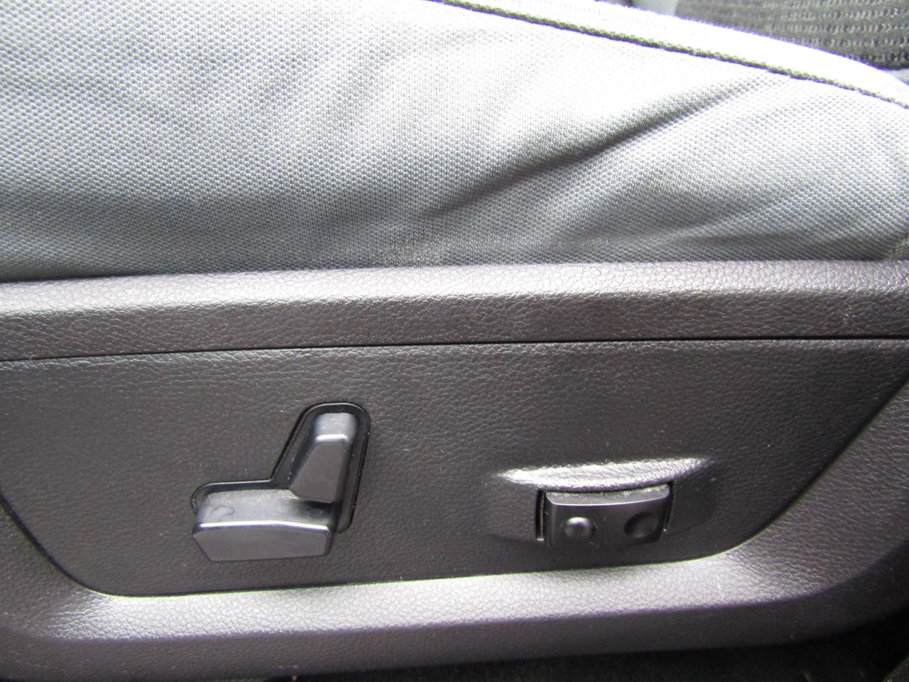 2015 RAM 1500 Diesel,Big Horn,4X4,Camera,Alloy,Pwr Seats & locks & Windows*Certified* Photo