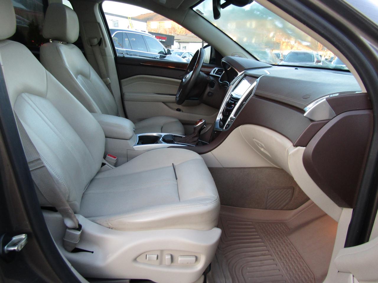 2014 Cadillac SRX Luxury, AWD, Navi, Pano, Leather **AS IS** Photo