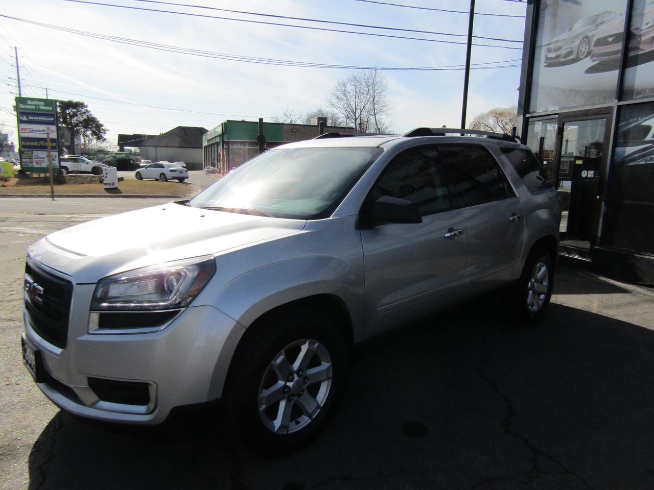2015 GMC Acadia SLT, 7Pass, Camera, Sunroof, Heated Seats *Certified* Photo2