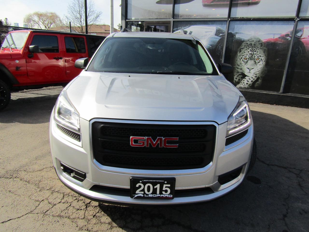 2015 GMC Acadia SLT, 7Pass, Camera, Sunroof, Heated Seats *Certified* Photo