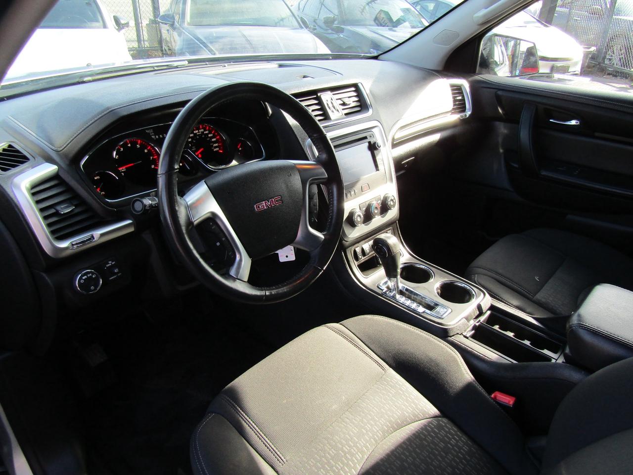 2015 GMC Acadia SLT, 7Pass, Camera, Sunroof, Heated Seats *Certified* Photo
