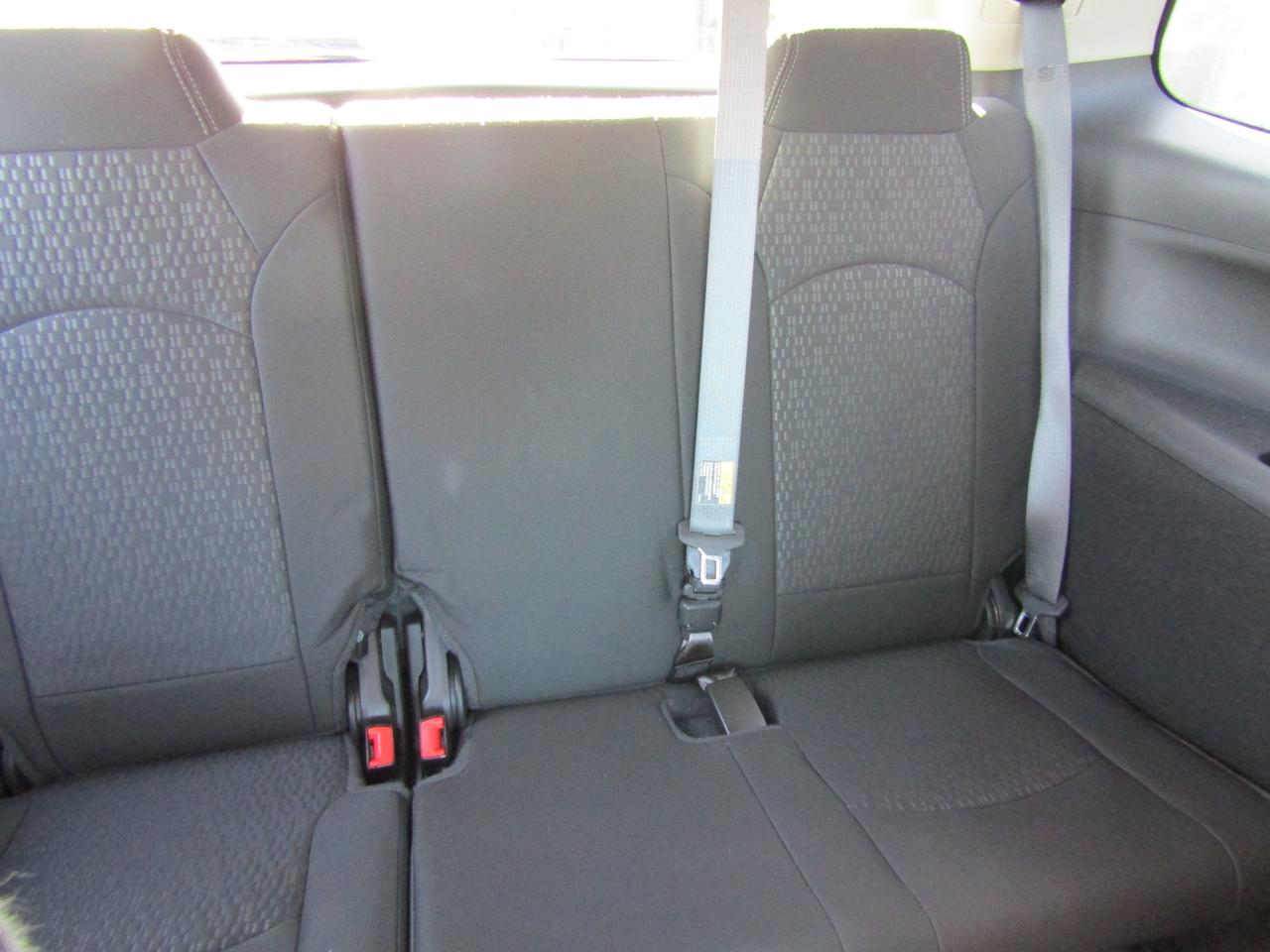 2015 GMC Acadia SLT, 7Pass, Camera, Sunroof, Heated Seats *Certified* Photo