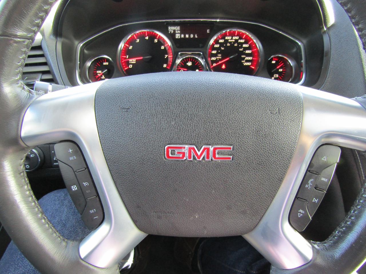 2015 GMC Acadia SLT, 7Pass, Camera, Sunroof, Heated Seats *Certified* Photo