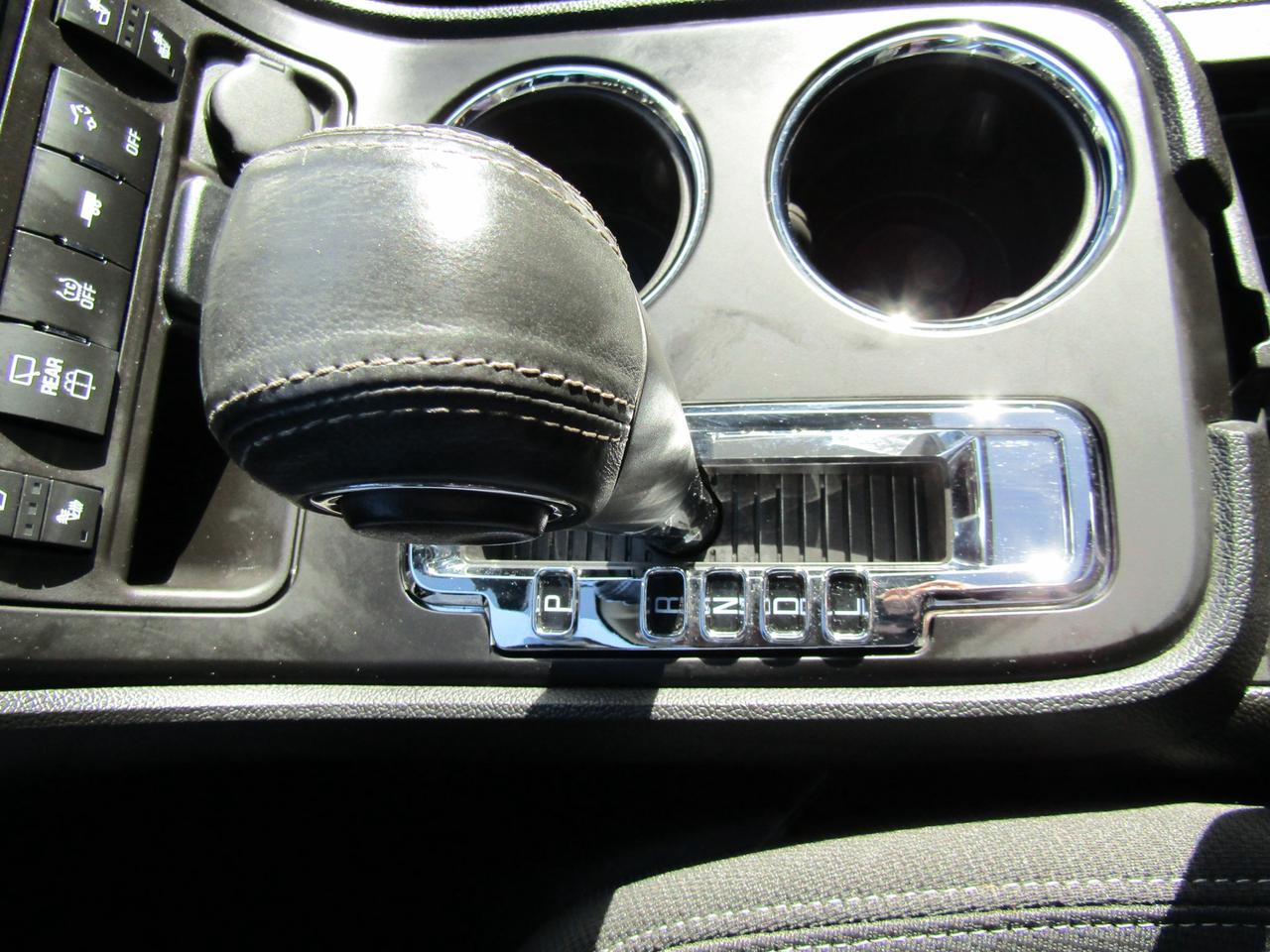 2015 GMC Acadia SLT, 7Pass, Camera, Sunroof, Heated Seats *Certified* Photo