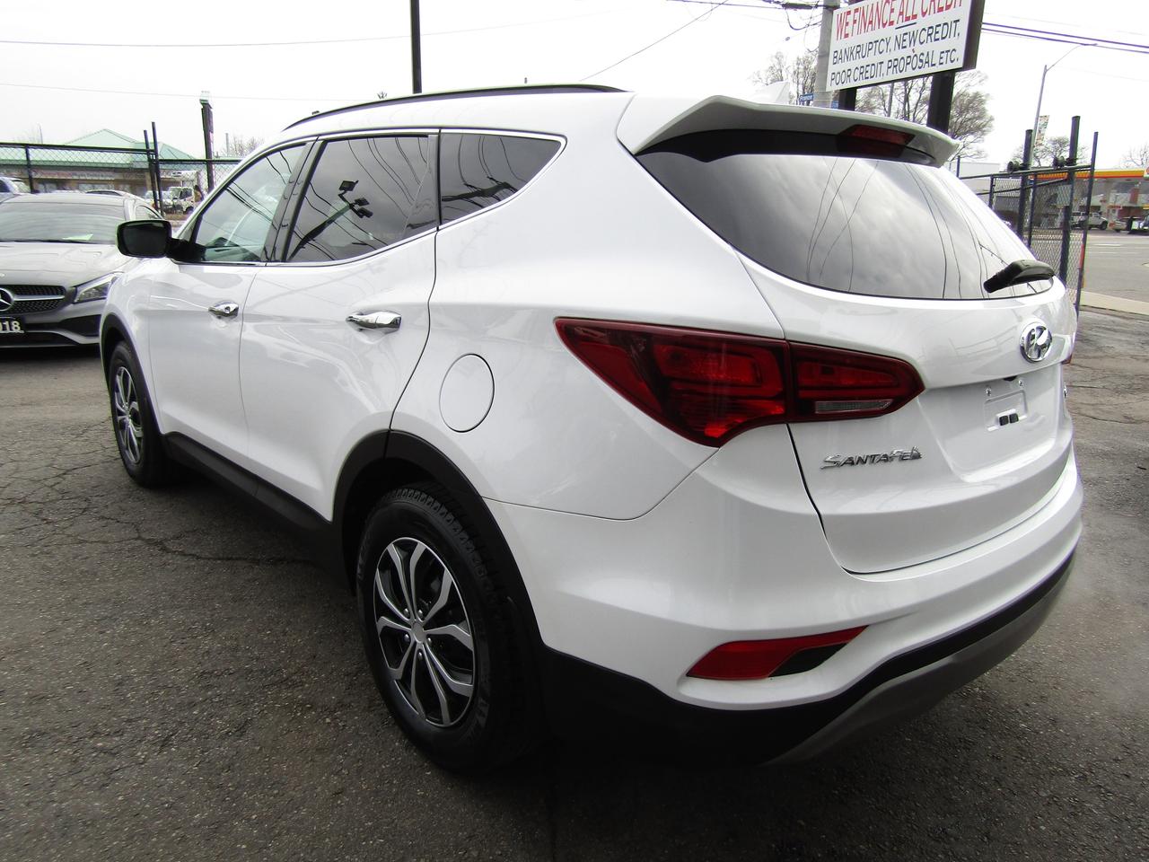 2017 Hyundai Santa Fe Sport, Camera, Heated Seats, Bluetooth, Alloy, *Certified* Photo4