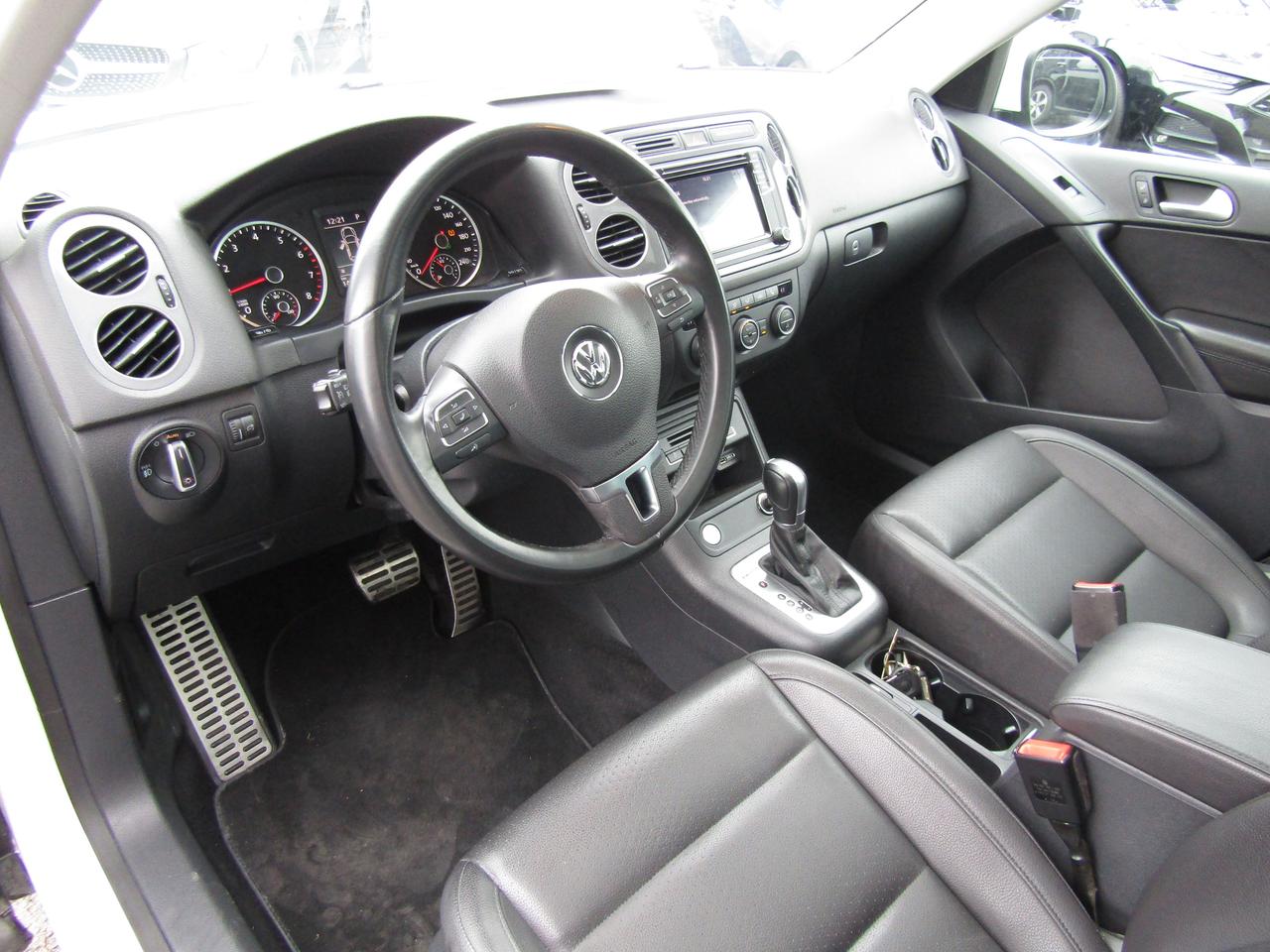 2017 Volkswagen Tiguan Wolfsburg,4Motion,Pano,Leather,Camera*Certified* Photo