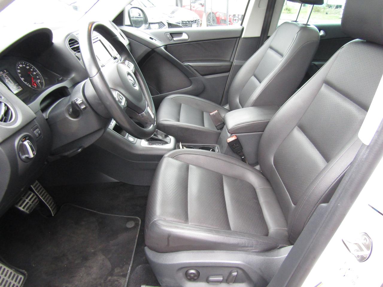 2017 Volkswagen Tiguan Wolfsburg,4Motion,Pano,Leather,Camera*Certified* Photo