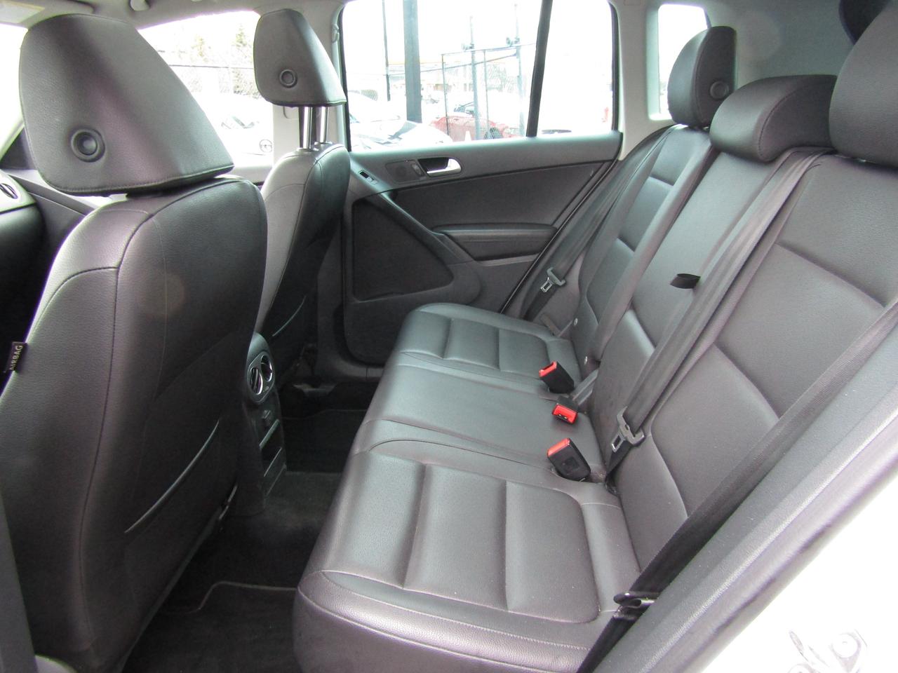 2017 Volkswagen Tiguan Wolfsburg,4Motion,Pano,Leather,Camera*Certified* Photo