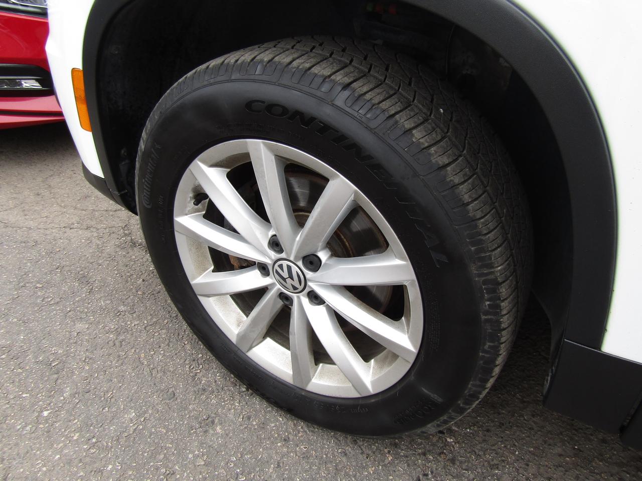 2017 Volkswagen Tiguan Wolfsburg,4Motion,Pano,Leather,Camera*Certified* Photo