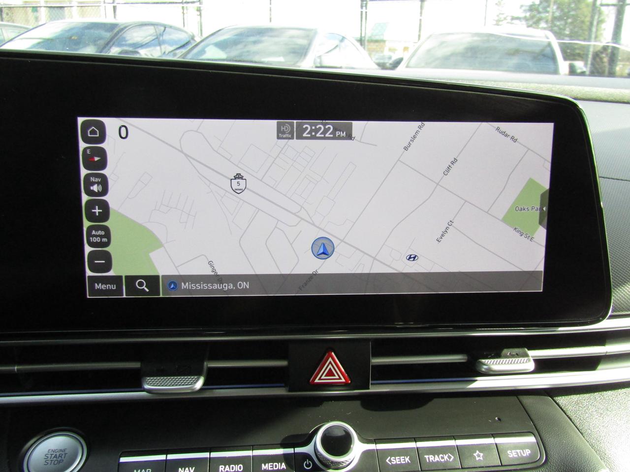 2023 Hyundai Elantra Preferred Tech, Navi, Blindspot, Sunroof, Leather, Alloy, *Certified* Photo