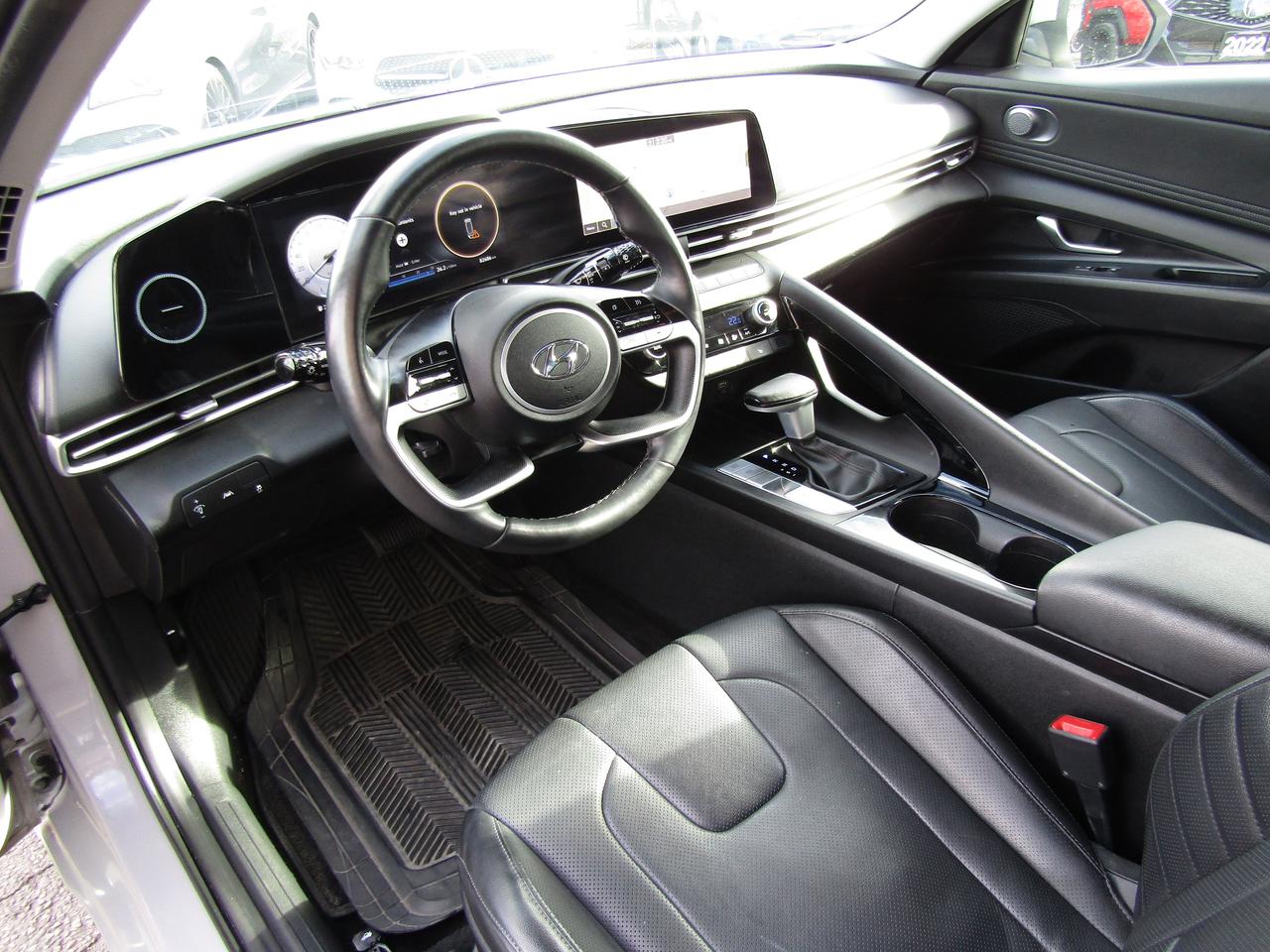 2023 Hyundai Elantra Preferred Tech, Navi, Blindspot, Sunroof, Leather, Alloy, *Certified* Photo