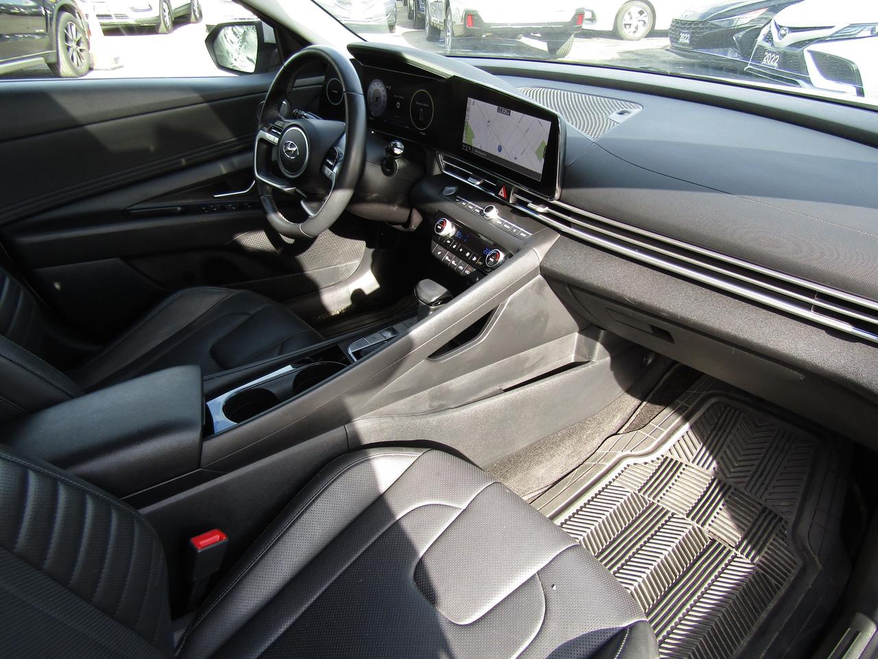 2023 Hyundai Elantra Preferred Tech, Navi, Blindspot, Sunroof, Leather, Alloy, *Certified* Photo