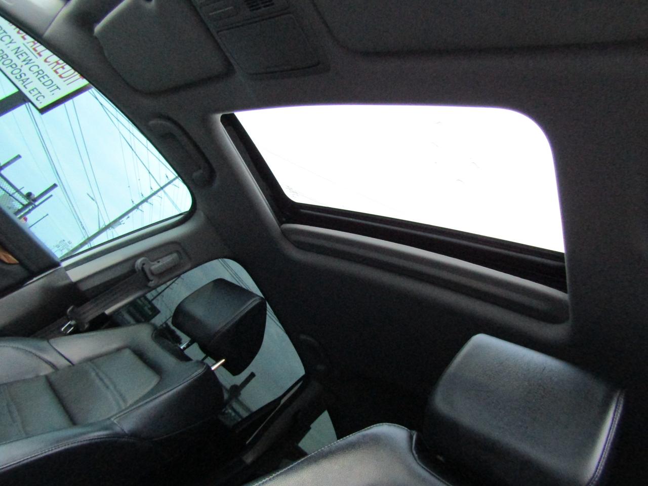 2017 Honda CR-V EX-L, Leather, Sunroof, 2Camera, *Certified* Photo