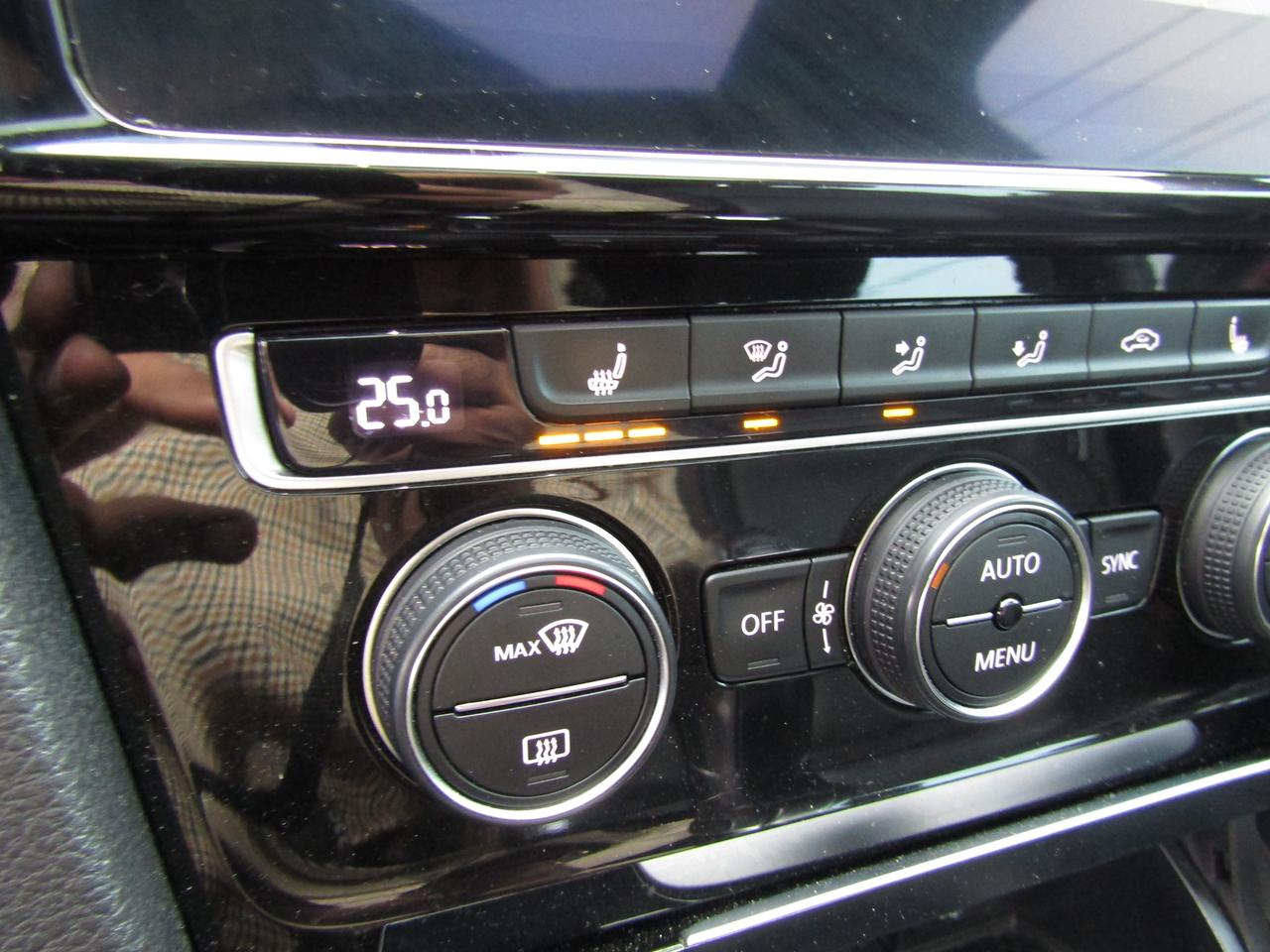 2018 Volkswagen Golf GTI Autobahn, Camera, Navi, Sunroof, Pwr Seats, Bluetooth*Certified* Photo