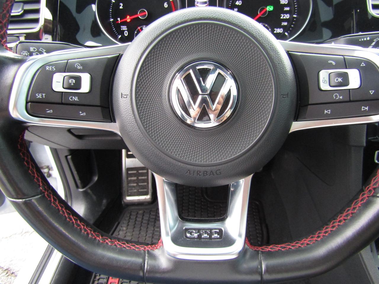 2018 Volkswagen Golf GTI Autobahn, Camera, Navi, Sunroof, Pwr Seats, Bluetooth*Certified* Photo