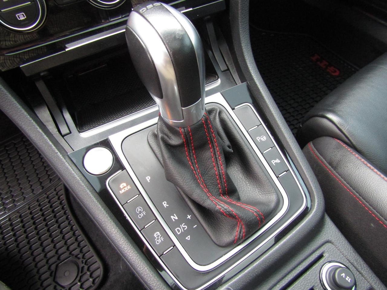 2018 Volkswagen Golf GTI Autobahn, Camera, Navi, Sunroof, Pwr Seats, Bluetooth*Certified* Photo