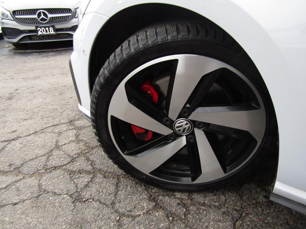 2018 Volkswagen Golf GTI Autobahn, Camera, Navi, Sunroof, Pwr Seats, Bluetooth*Certified* Photo