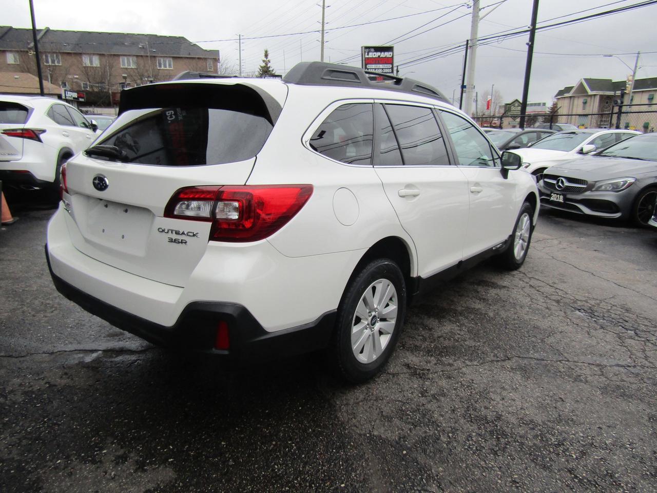 2018 Subaru Outback 3.6R Limited, ,AWD, Sunroof, Camera, Bluetooth, Alloy, *Certified* Photo