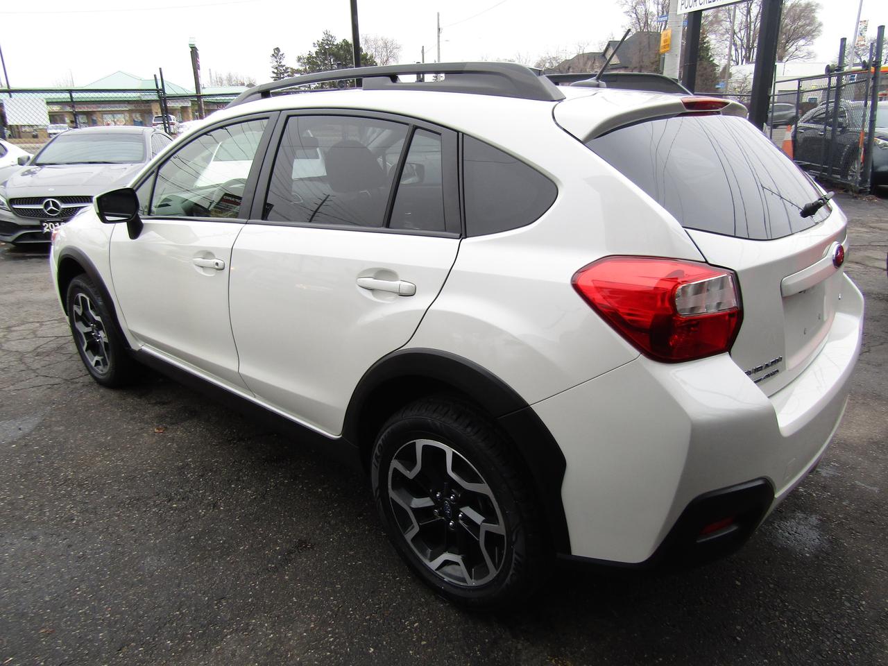 2016 Subaru Crosstrek Touring, AWD, Shifting Paddle, Camera, Alloy, *Certified* Photo4