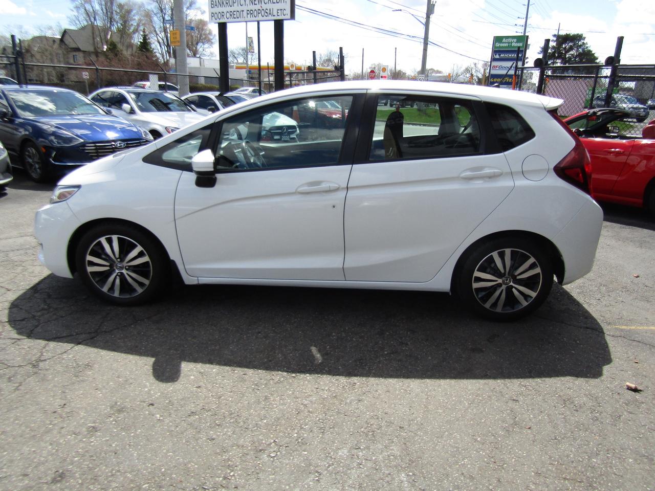 2015 Honda Fit EX, Sunroof, 2Camera, Heated Seats, *No Accident*Certified* Photo3