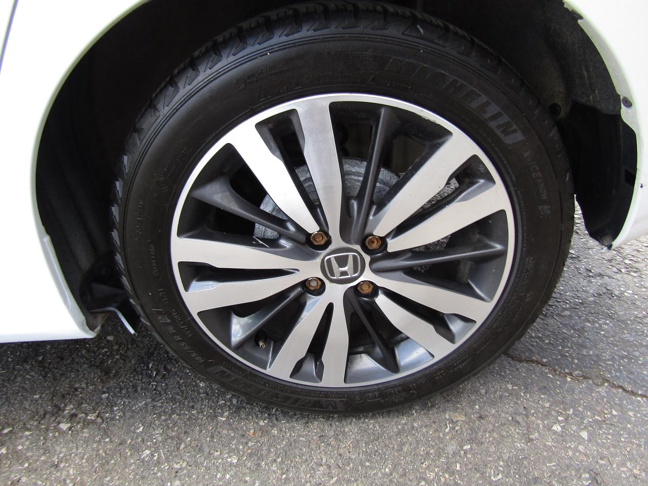 2015 Honda Fit EX, Sunroof, 2Camera, Heated Seats, *No Accident*Certified* Photo