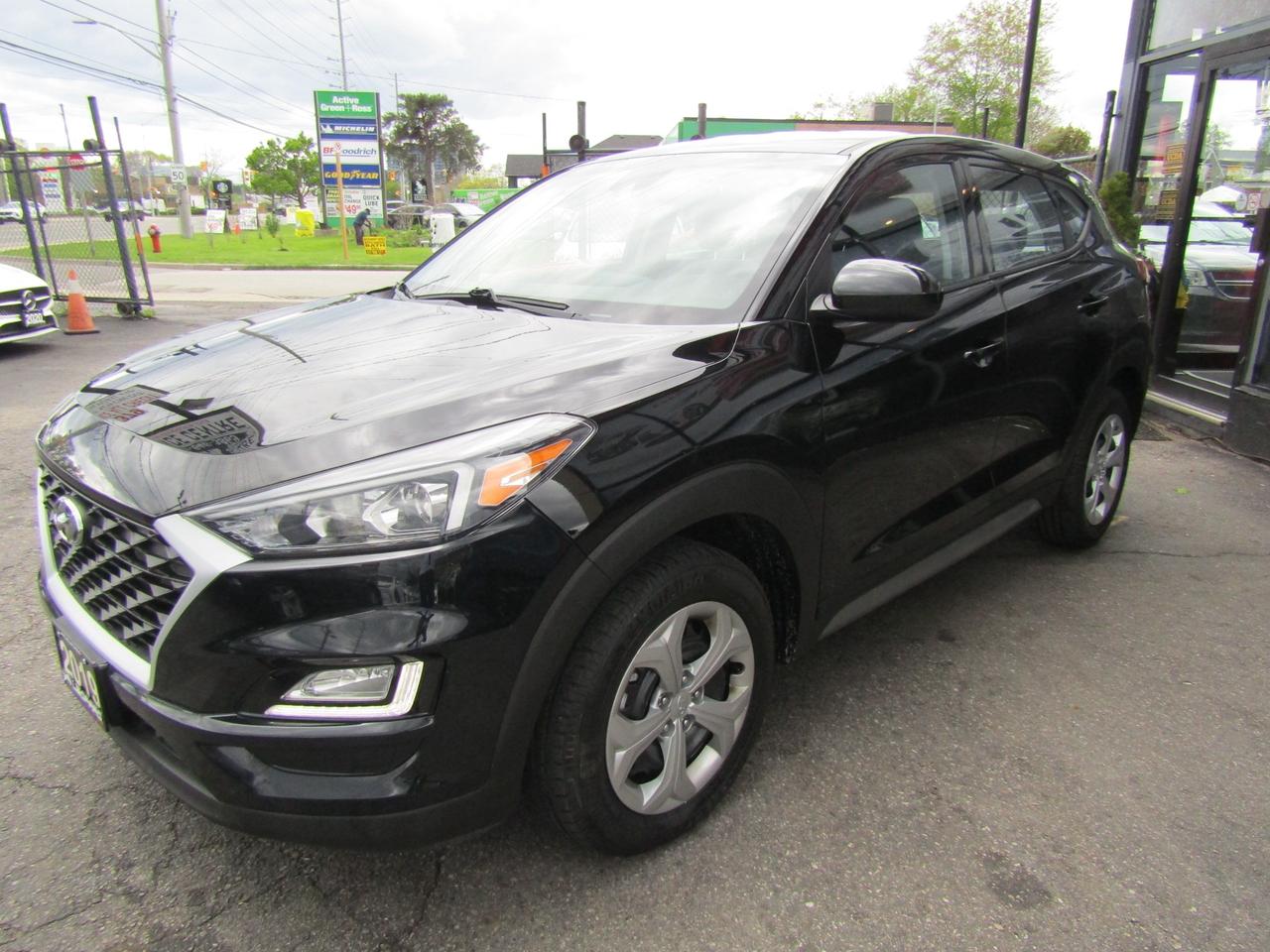 2019 Hyundai Tucson SE, Awd, Camera, Lane Assist, Alloy, *Certified* Photo2