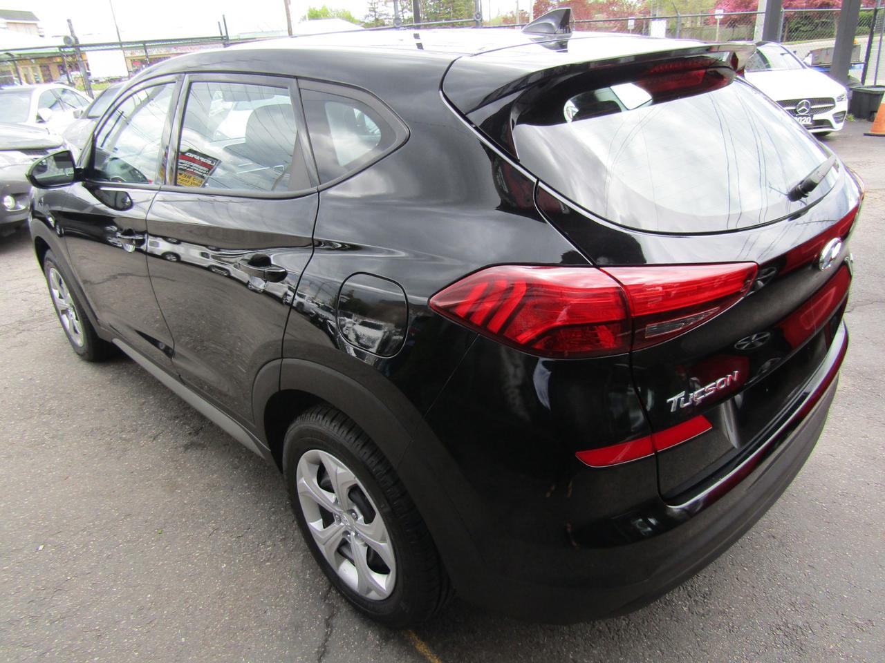 2019 Hyundai Tucson SE, Awd, Camera, Lane Assist, Alloy, *Certified* Photo4