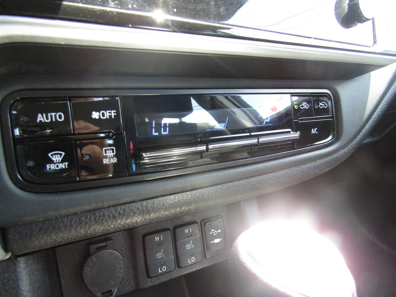 2019 Toyota Corolla LE, Camera, Lane Assist, Adaptive Cruise Ctrl, *One Owner*Certified* Photo