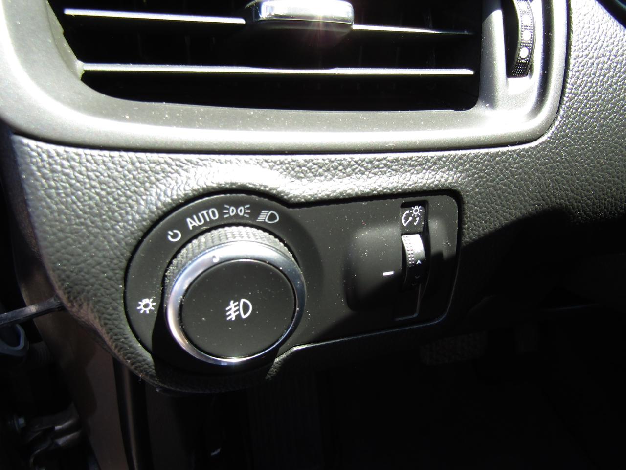 2017 Buick Envision Premium, AWD, Navi, Leather, Camera, Pano, Memory, *Certified* Photo