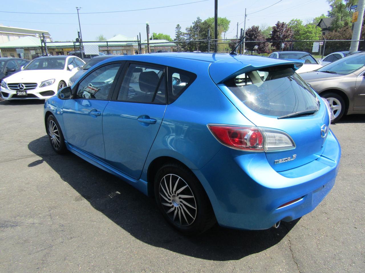 2010 Mazda MAZDA3 GS, Sunroof, Bluetooth, Cruise Ctrl, Alloy, *Certified* Photo4