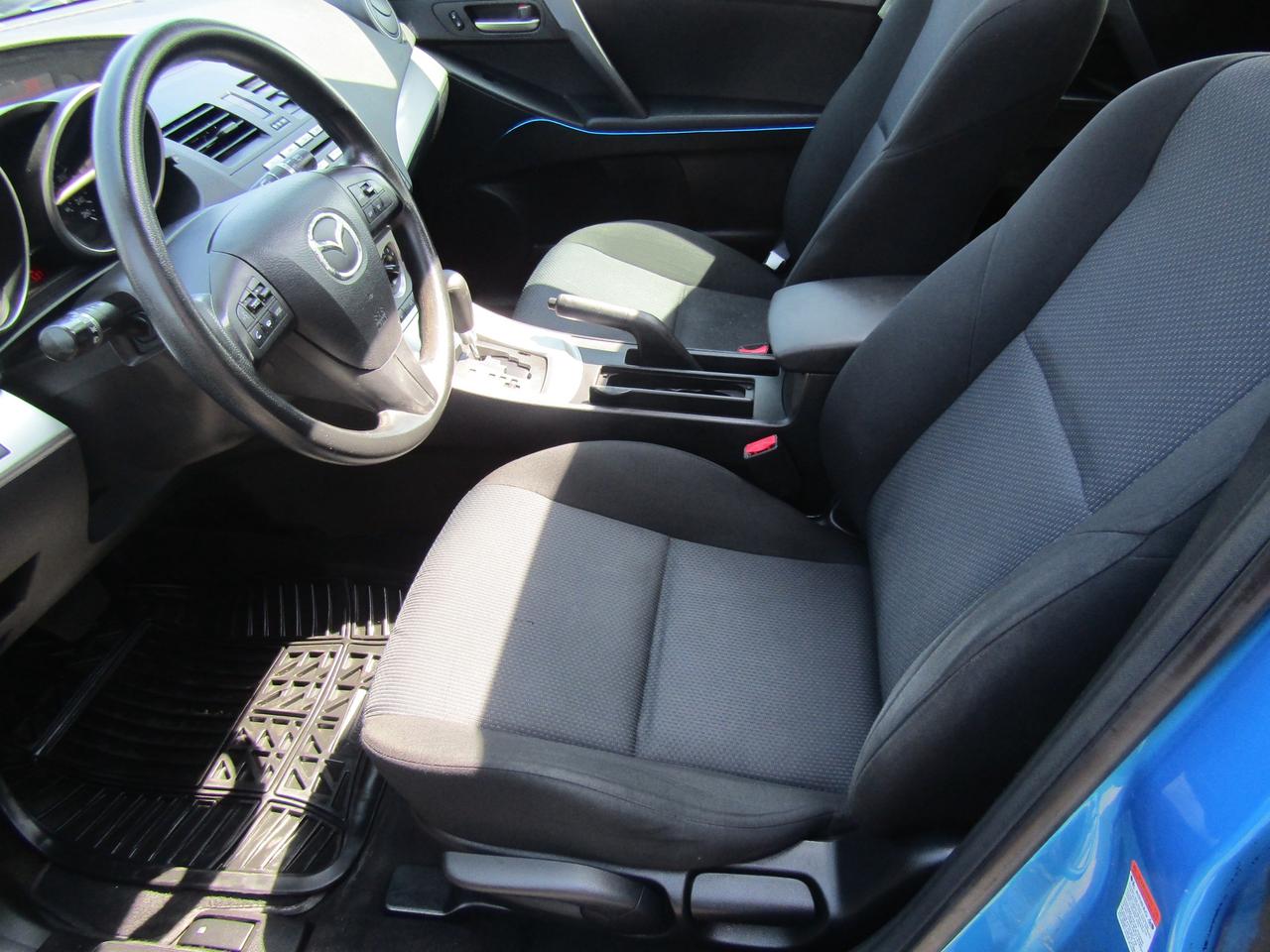 2010 Mazda MAZDA3 GS, Sunroof, Bluetooth, Cruise Ctrl, Alloy, *Certified* Photo