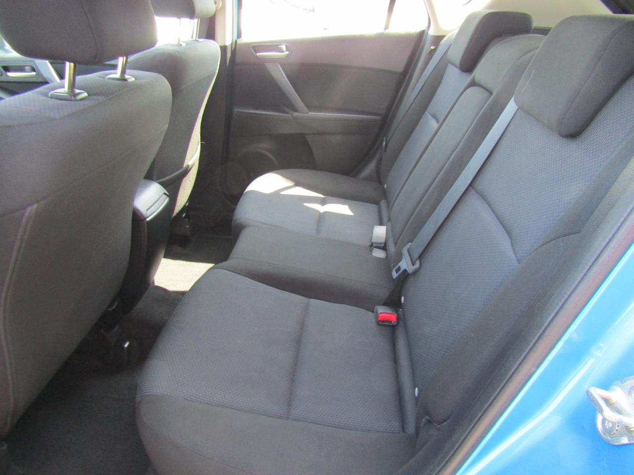 2010 Mazda MAZDA3 GS, Sunroof, Bluetooth, Cruise Ctrl, Alloy, *Certified* Photo