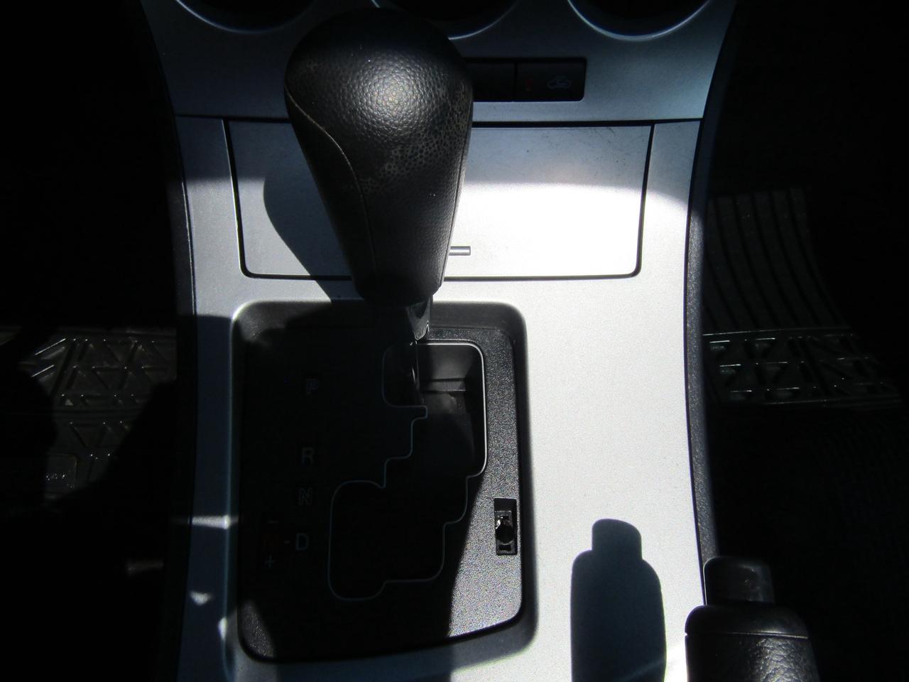 2010 Mazda MAZDA3 GS, Sunroof, Bluetooth, Cruise Ctrl, Alloy, *Certified* Photo