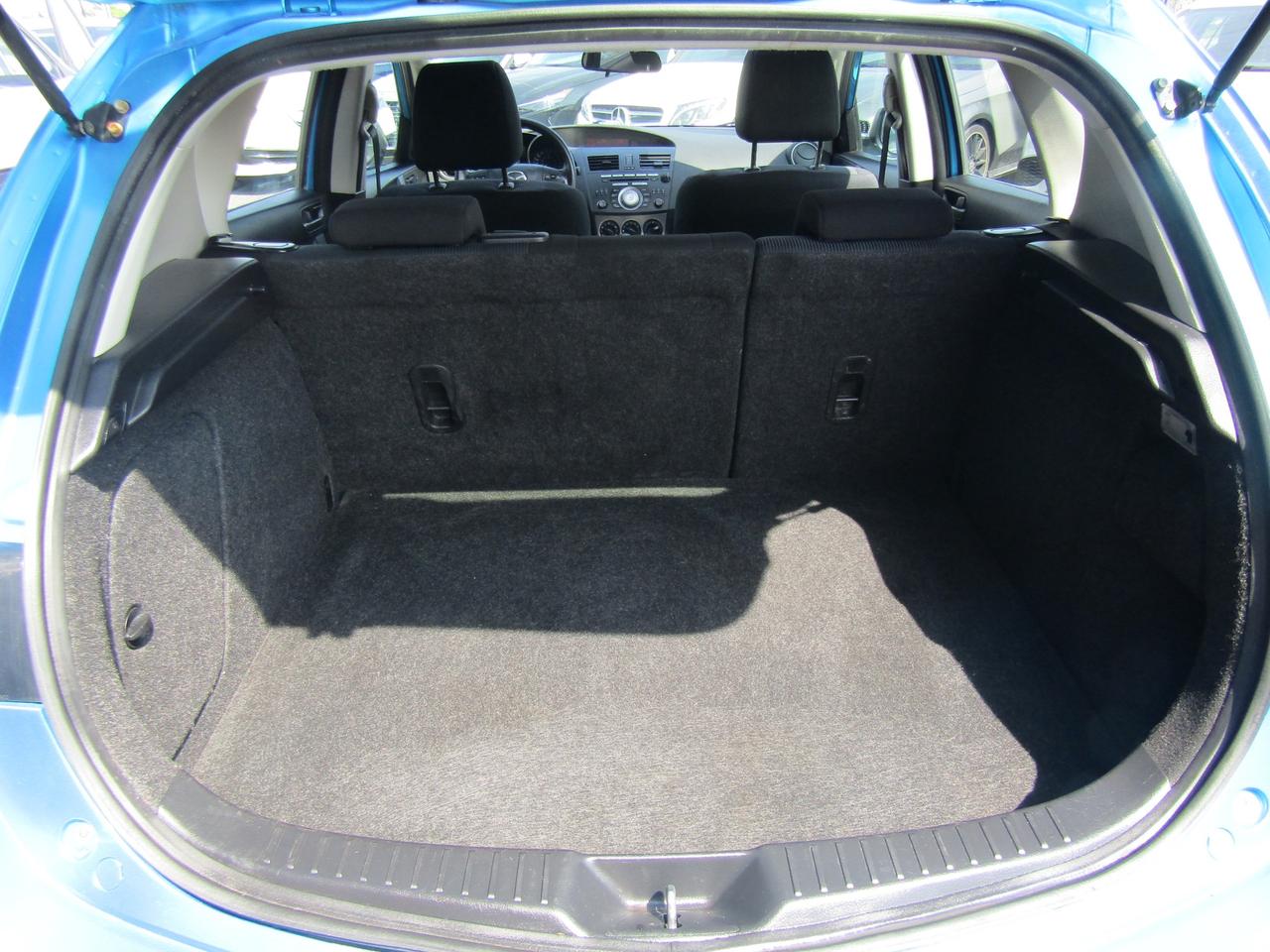 2010 Mazda MAZDA3 GS, Sunroof, Bluetooth, Cruise Ctrl, Alloy, *Certified* Photo