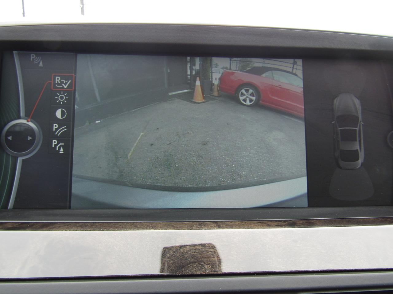 2012 BMW 6-Series 650i, AWD, Navi, Camera, Leather, Sunroof, LOW KM, *Certified* Photo