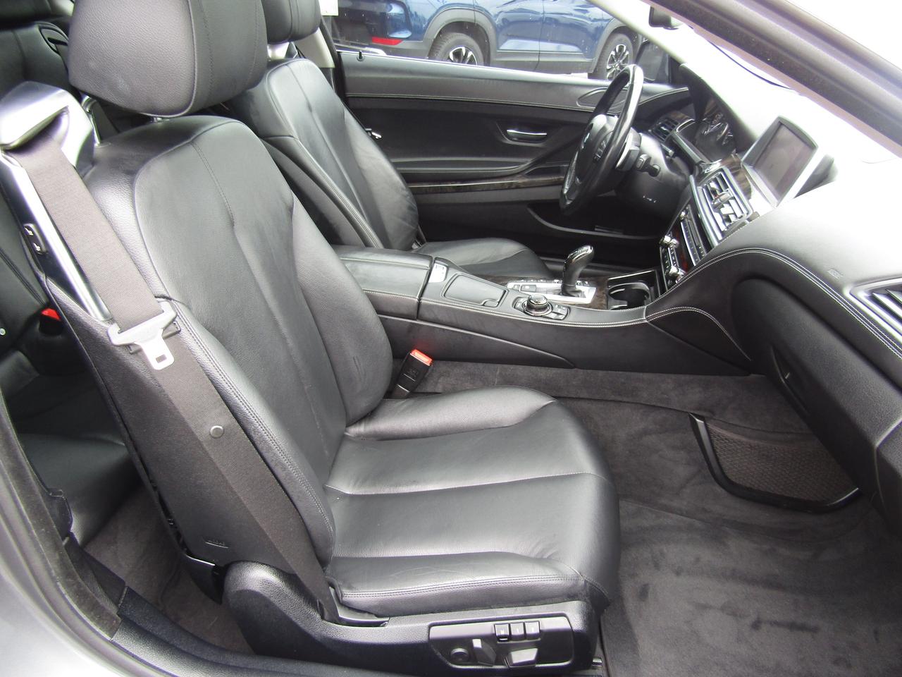 2012 BMW 6 Series 650i, AWD, Navi, Camera, Leather, Sunroof, LOW KM, *Certified* Photo