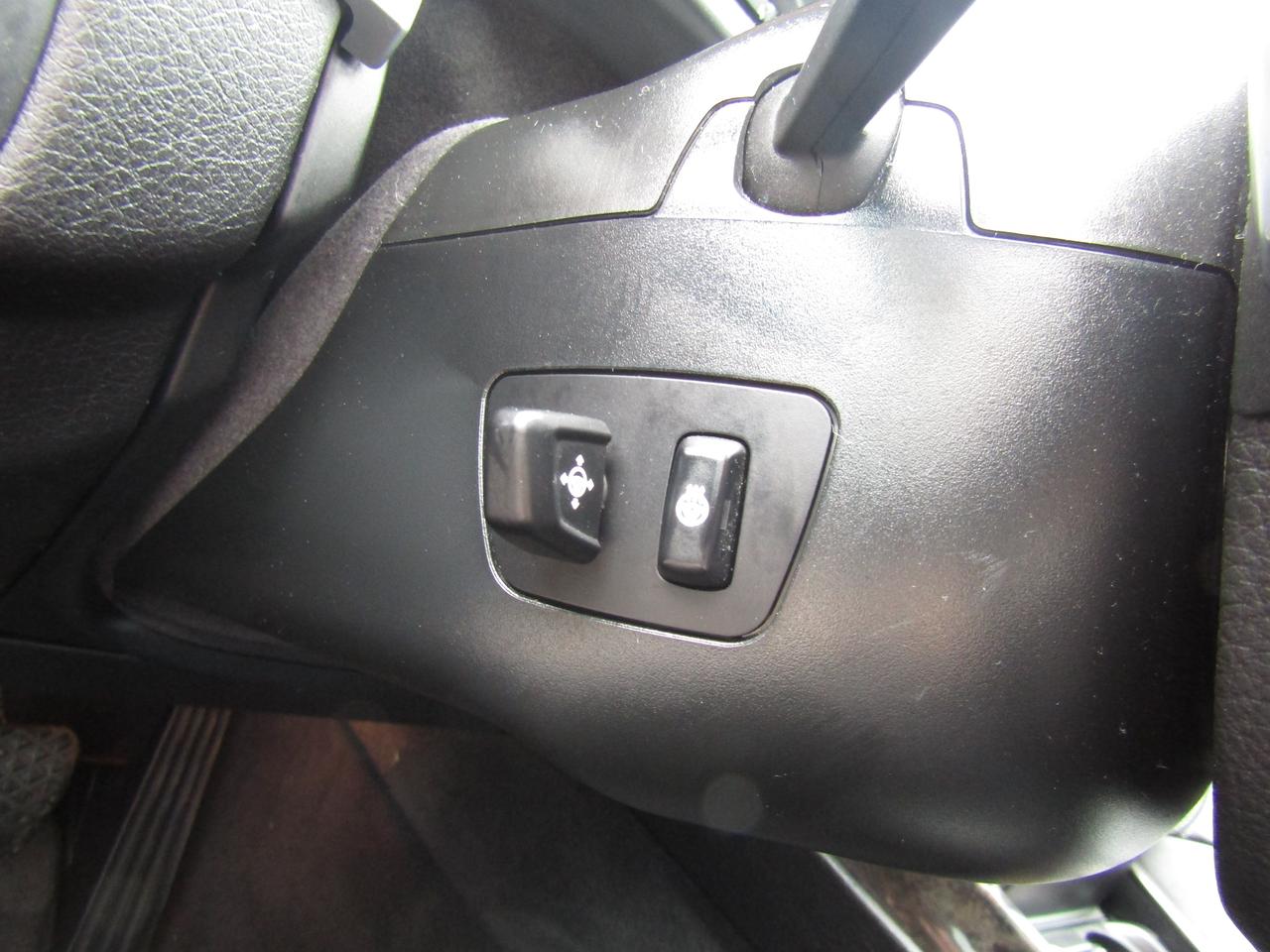 2012 BMW 6-Series 650i, AWD, Navi, Camera, Leather, Sunroof, LOW KM, *Certified* Photo